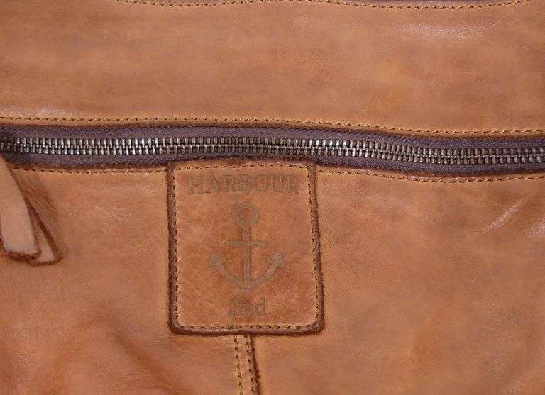 LEATHER SHOULDER BAG