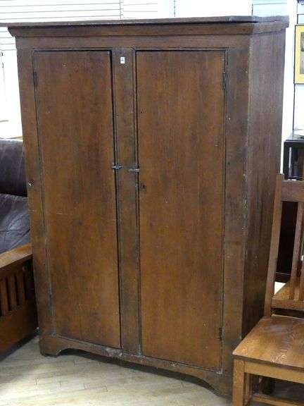 PRIMITIVE PINE CUPBOARD