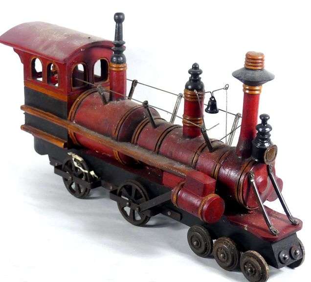 LARGE TRAIN ENGINE MODEL