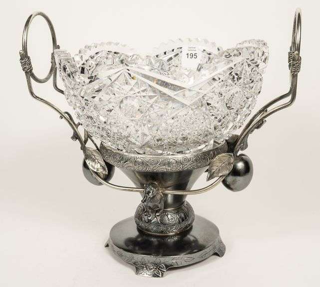 FINE CUT CRYSTAL CENTREPIECE BOWL