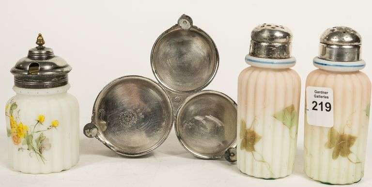 MT. WASHINGTON GLASS CONDIMENT SET
