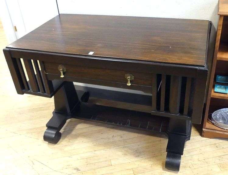 MAHOGANY LIBRARY DESK