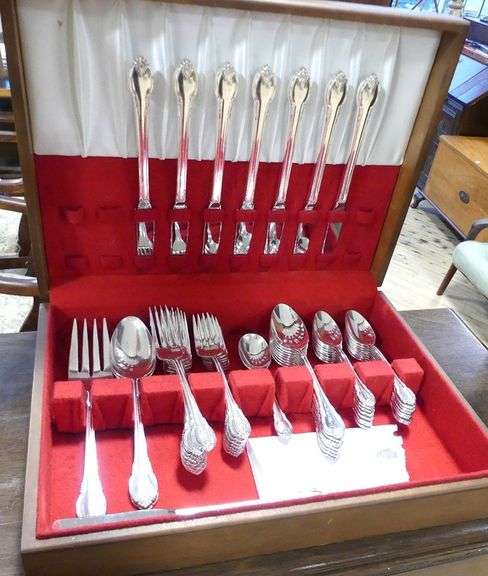1847 ROGERS BROS. "REMEMBRANCE" FLATWARE