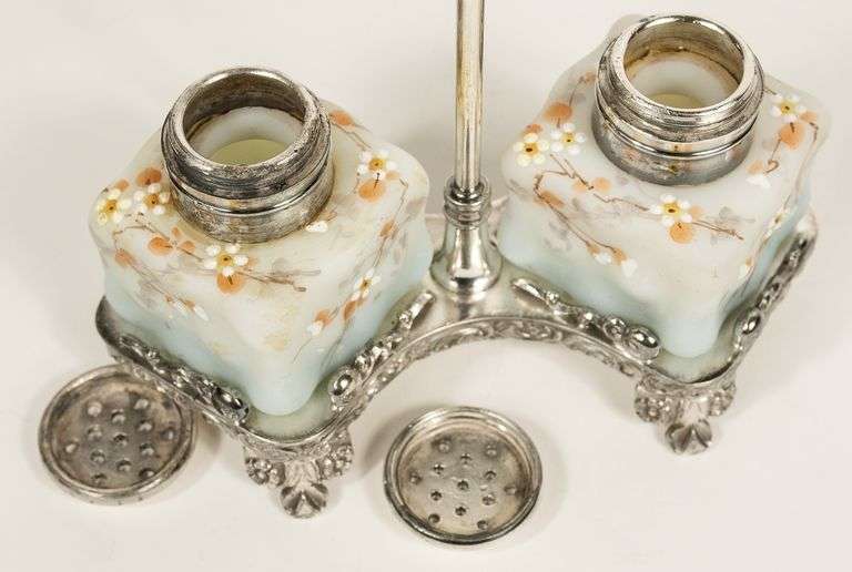 TWO PAIRS OF SHAKERS ON STANDS