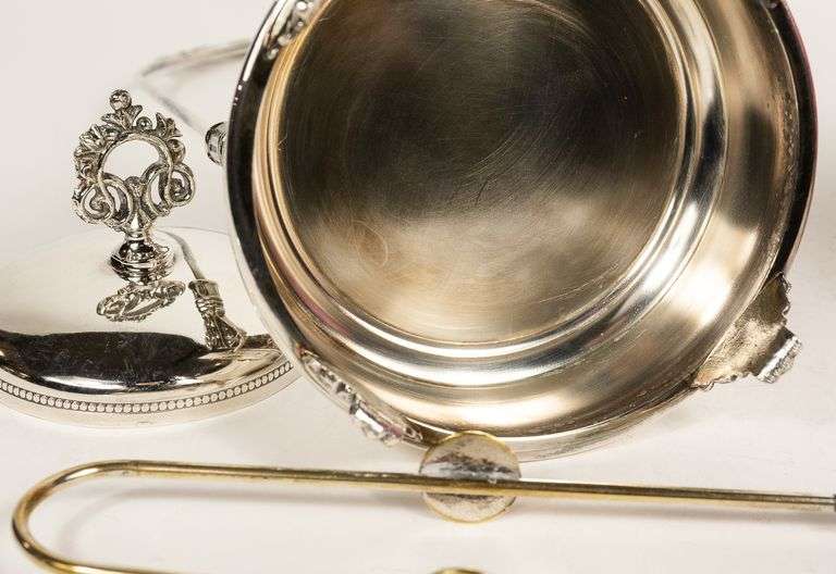 QUILTED SATIN GLASS PICKLE CRUET