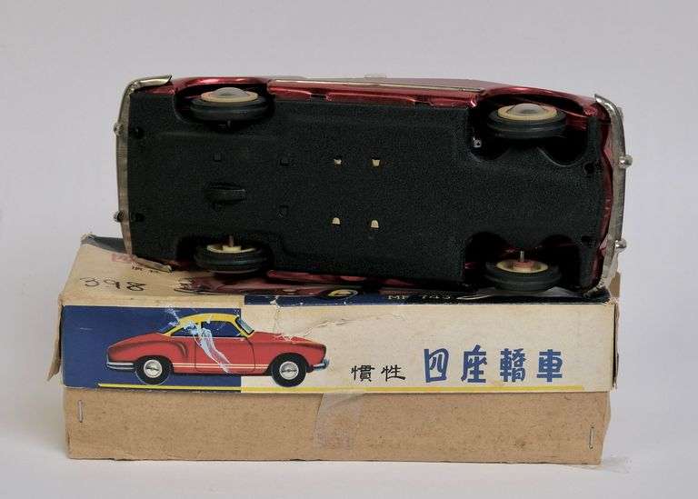 VINTAGE FRICTION CAR