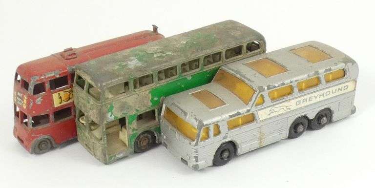 13 LESNEY/MATCHBOX BUSES