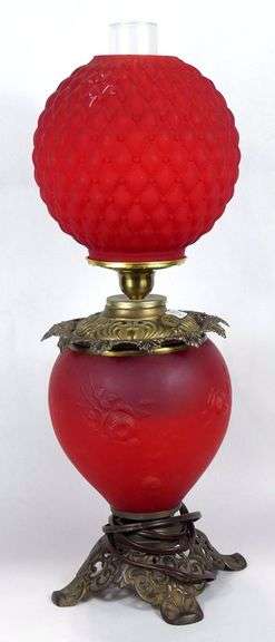 ANTIQUE SATIN GLASS TABLE LAMP