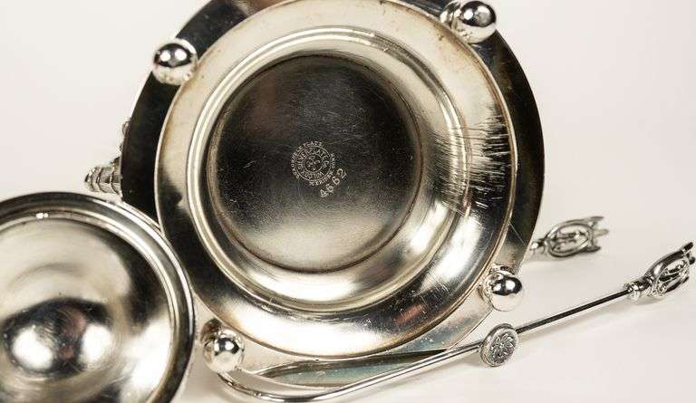 CRANBERRY GLASS PICKLE CRUET