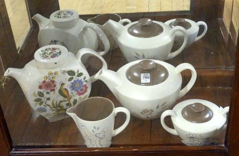 TEAPOT AND POOLE POTTERY TEA SET