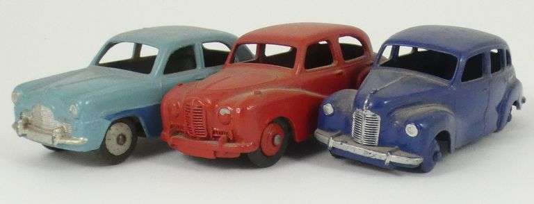 5 DINKY TOYS