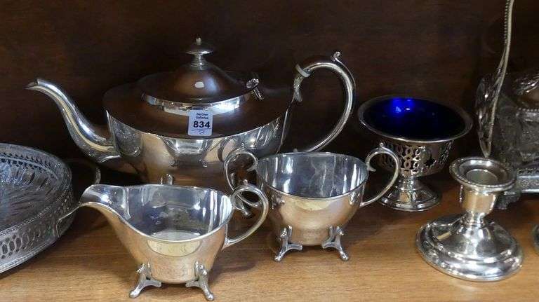 EIGHT PIECES OF QUALITY SILVER PLATE