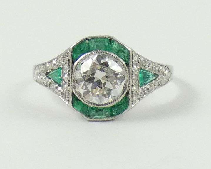 VALUABLE ART DECO ERA RING