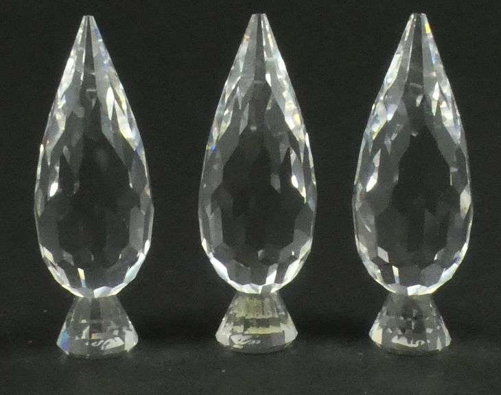 8 SWAROVSKI COLLECTIBLES