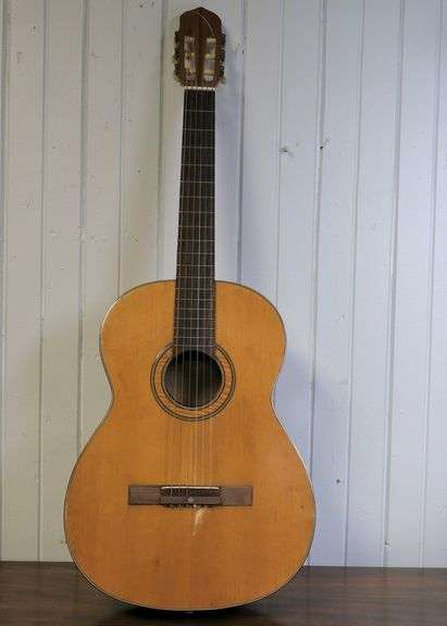 CLASSICAL GUITAR