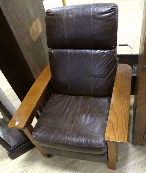 STICKLEY STYLE LEATHER RECLINER