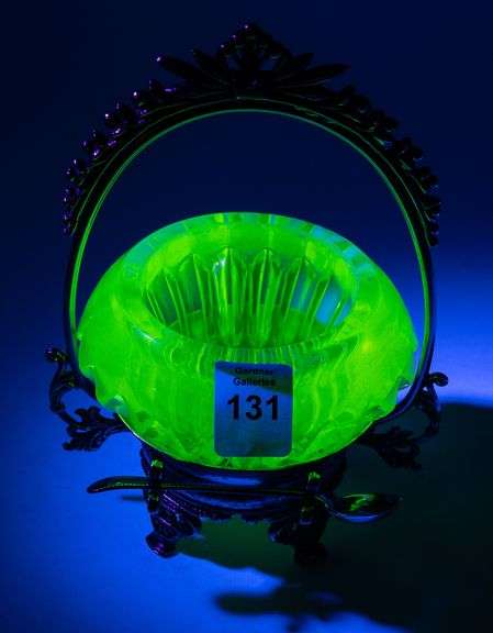 VASELINE GLASS CONDIMENT BOWL