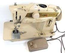 SINGER SEWING MACHINE
