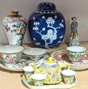 CHINESE PORCELAIN, VASE