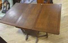 UNIQUE OAK GATE-LEG TABLE