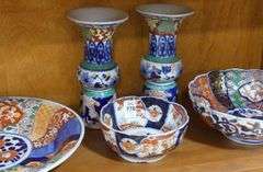 FIVE PIECES OF JAPANESE IMARI PORCELAIN