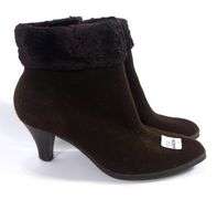 PAIR VINTAGE ANKLE BOOTS WITH KITTEN HEELS