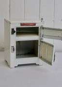 LUNCH BOXES AND ICE BOX