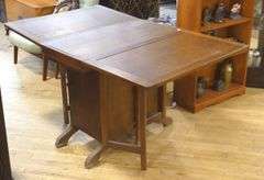 UNIQUE OAK GATE-LEG TABLE