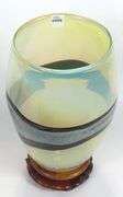 ART GLASS VASE
