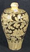 CHINESE POTTERY VASE