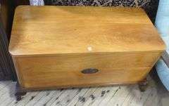 CEDAR LINED BLANKET BOX