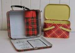 LUNCH BOXES AND ICE BOX