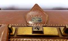 VINTAGE LEATHER SUITCASE & BRIEFCASE