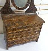 SALESMEN'S SAMPLE DRESSER