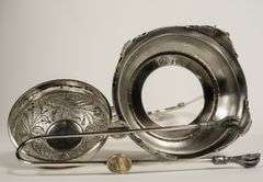 QUILTED SATIN GLASS PICKLE CRUET