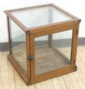 OAK COUNTER TOP SHOWCASE