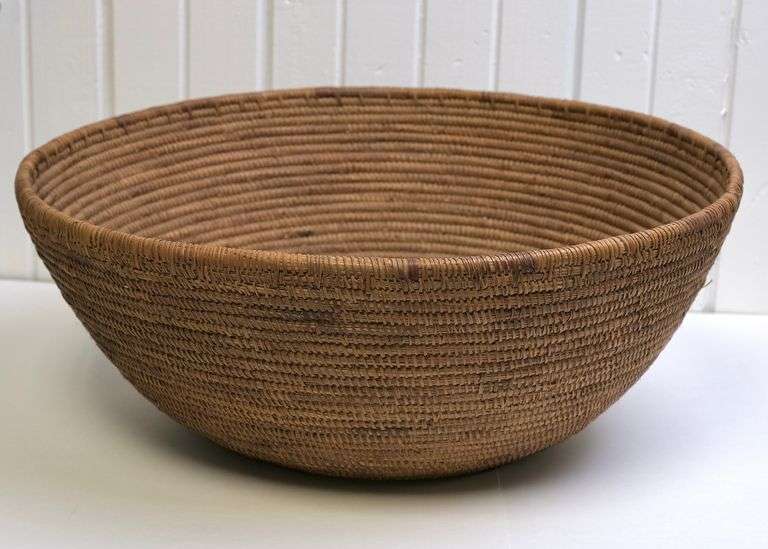 LARGE INDIGENOUS BASKET