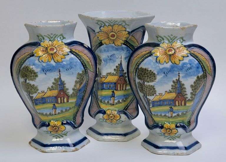 18TH CENTURY DUTCH VASES