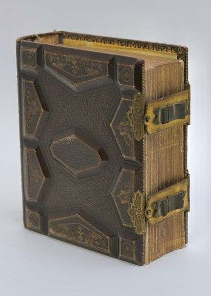 VICTORIAN PHOTO ALBUM