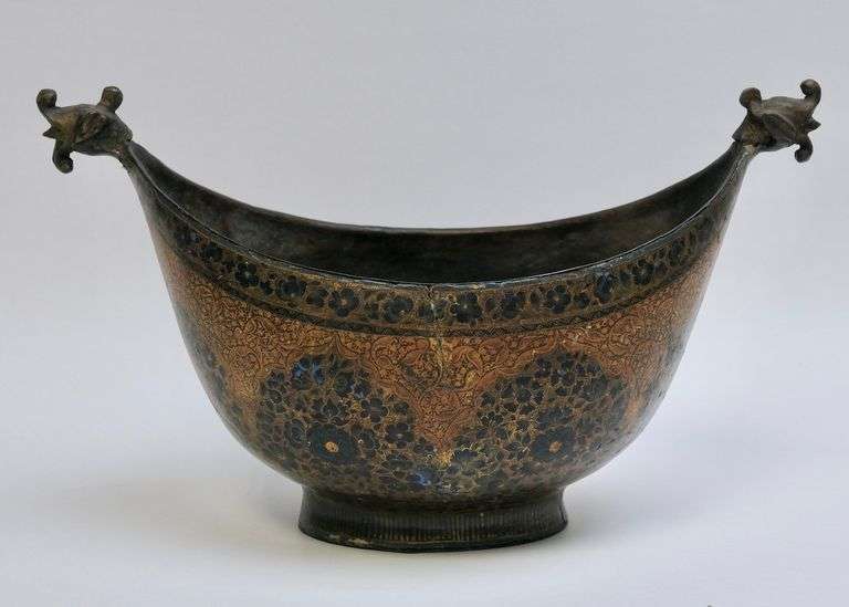 19TH CENTURY EASTERN KASHKUL