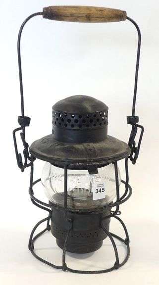 C.P.R. RAILWAY LANTERN