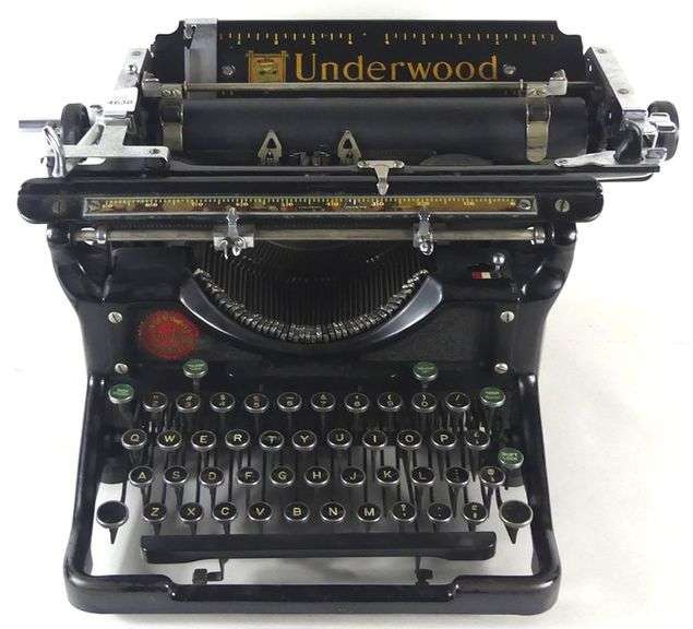 UNDERWOOD TYPEWRITER