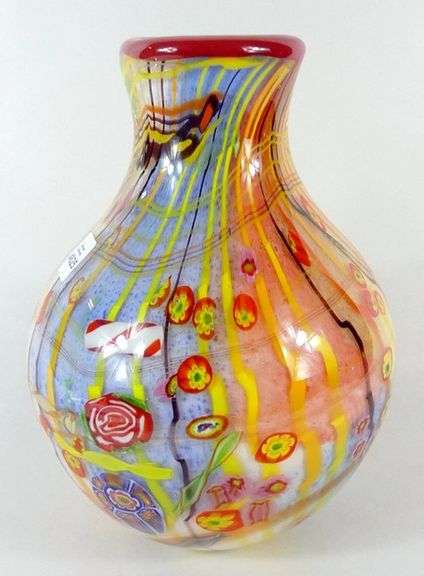 ART GLASS VASE
