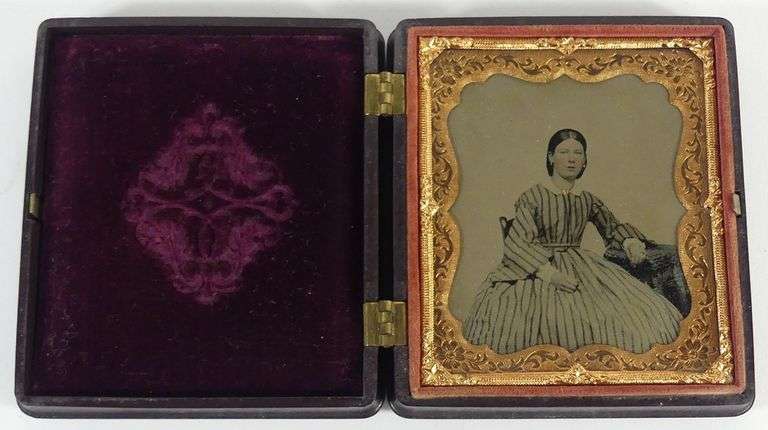 ANTIQUE DAGUERREOTYPE