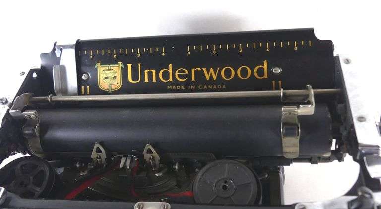 UNDERWOOD TYPEWRITER