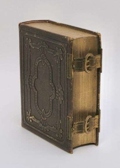 VICTORIAN PHOTO ALBUM
