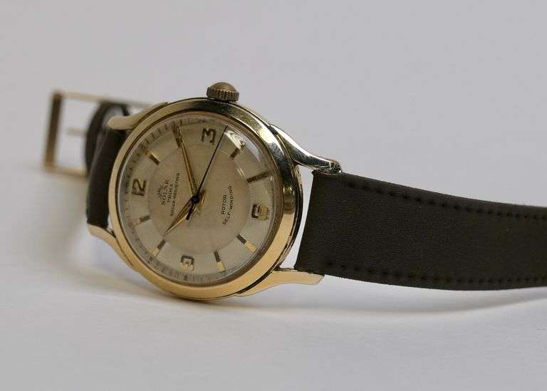 SOLAR WRISTWATCH