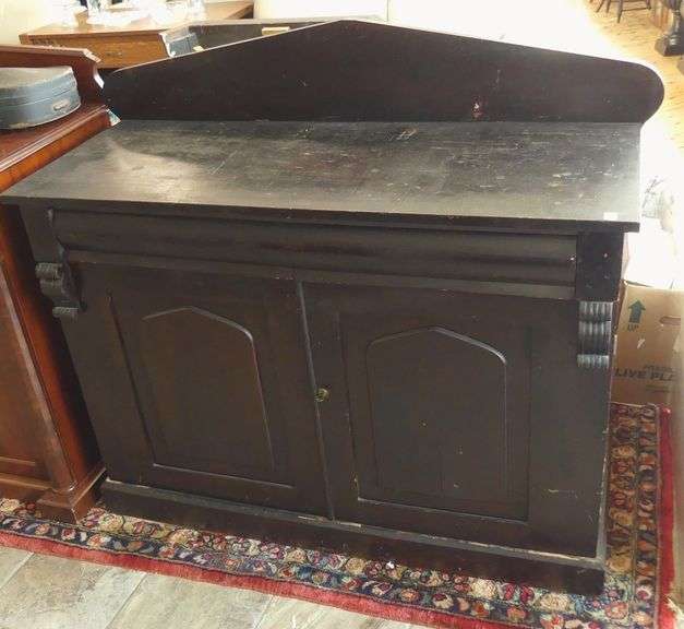 19TH CENTURY SIDEBOARD WITH PROVENANCE