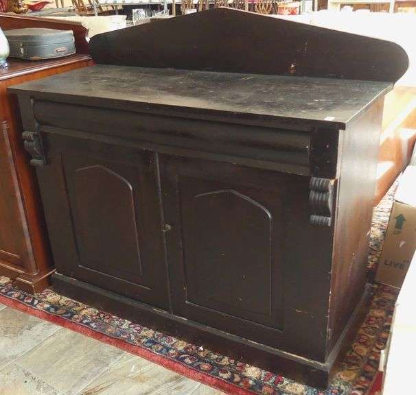 19TH CENTURY SIDEBOARD WITH PROVENANCE