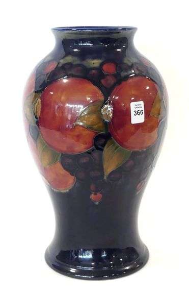 MAJOR MOORCROFT POTTERY VASE
